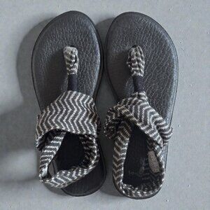 Sanuk Yoga Mat Sandals Black & White • Comfort Flip Flops • Size 6
